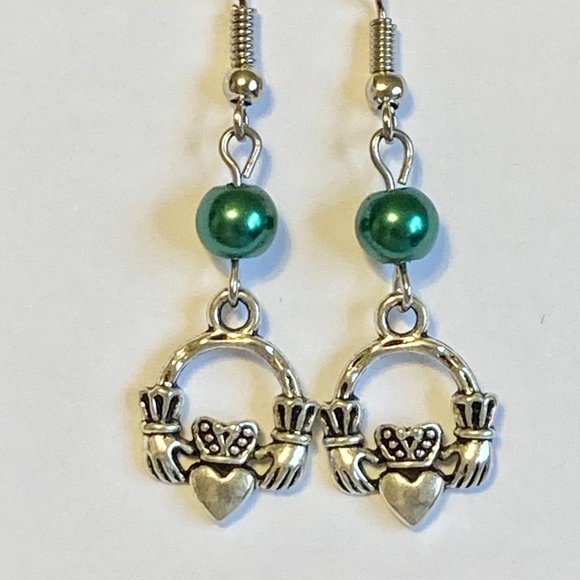 Claddagh Earrings Silver Plated Irish Celtic St Patricks Day Green Glass Pearl - Picture 4 of 9